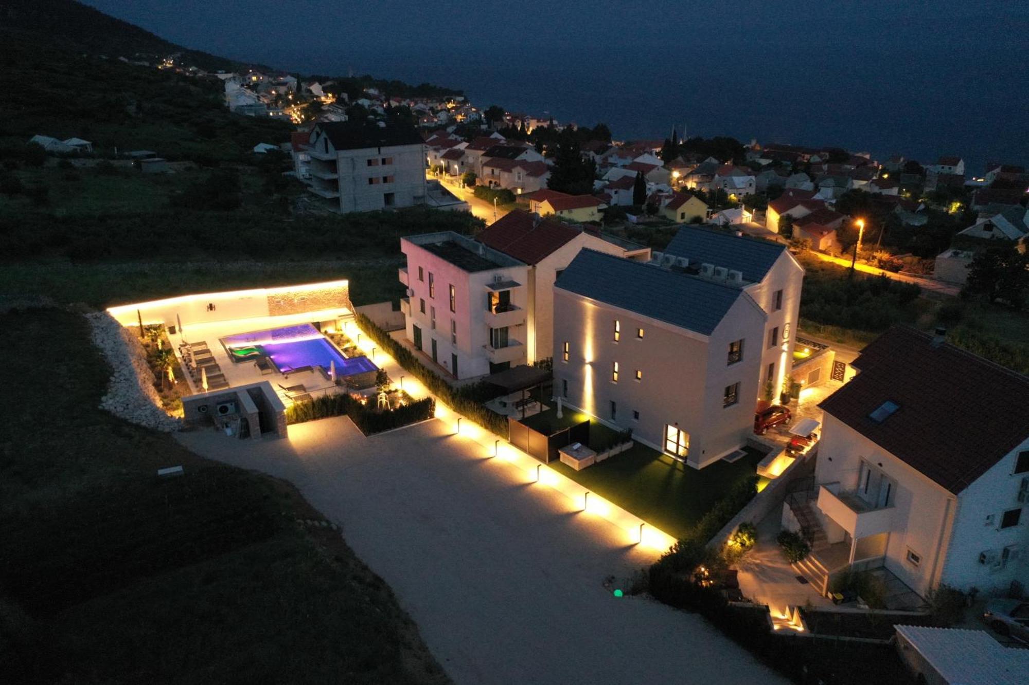 Grey House Apartamento Bol Exterior foto