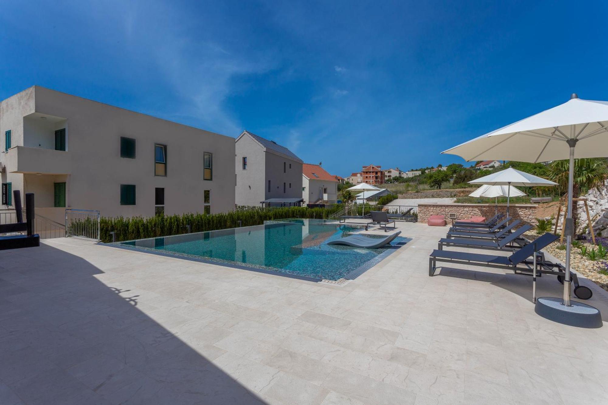 Grey House Apartamento Bol Exterior foto