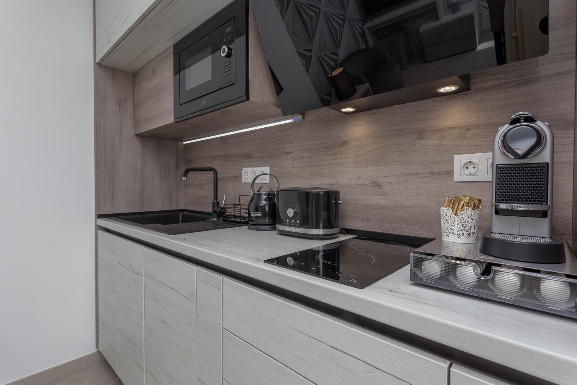 Grey House Apartamento Bol Exterior foto
