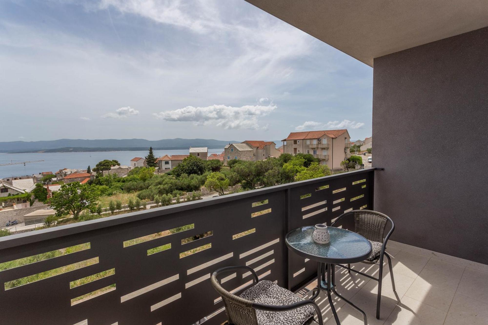 Grey House Apartamento Bol Exterior foto