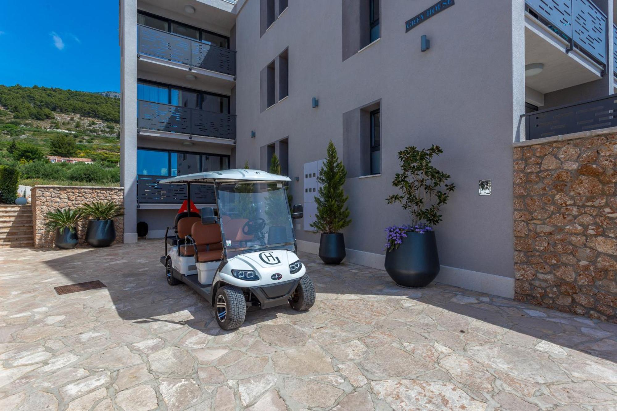 Grey House Apartamento Bol Exterior foto