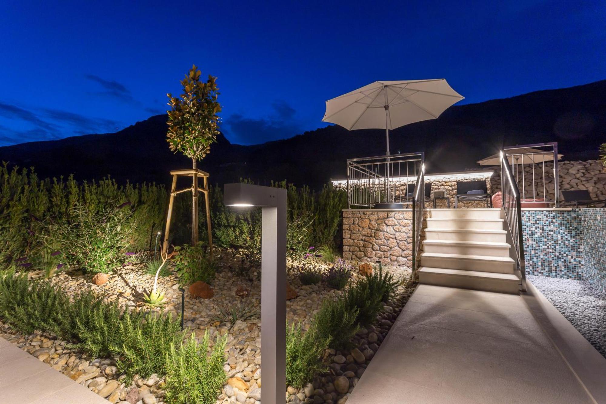 Grey House Apartamento Bol Exterior foto
